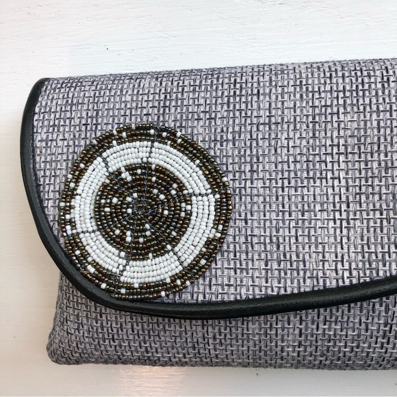 Clutch with beaded circle detail - Picture 3 of 8